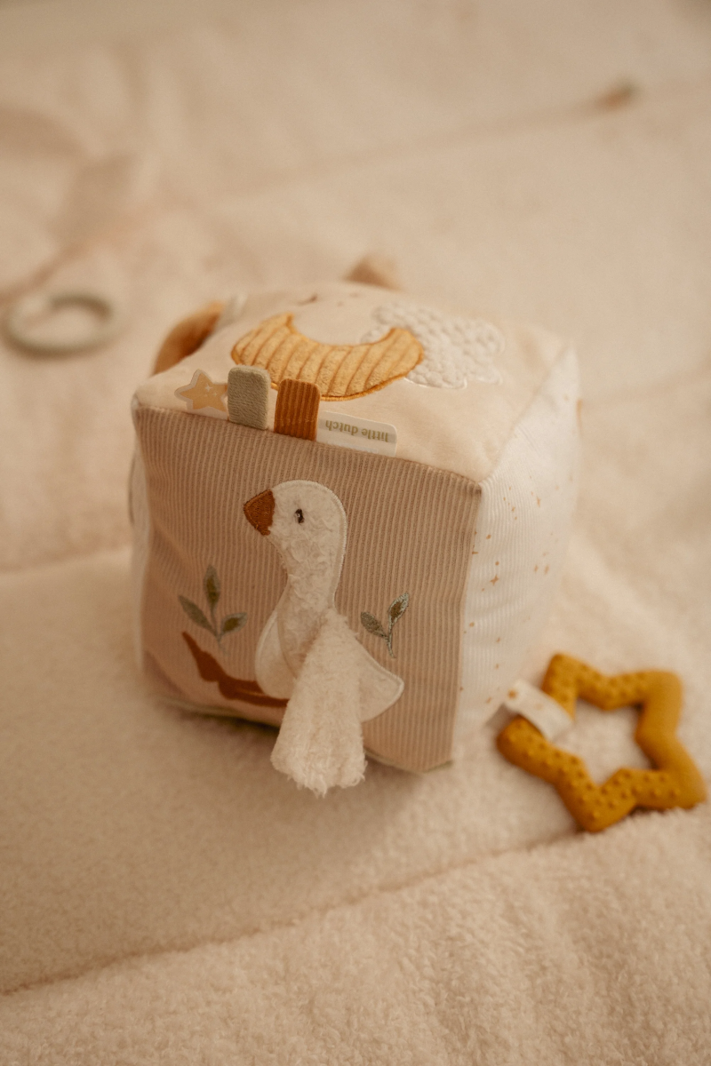 Activiteitenkubus Newborn Naturals